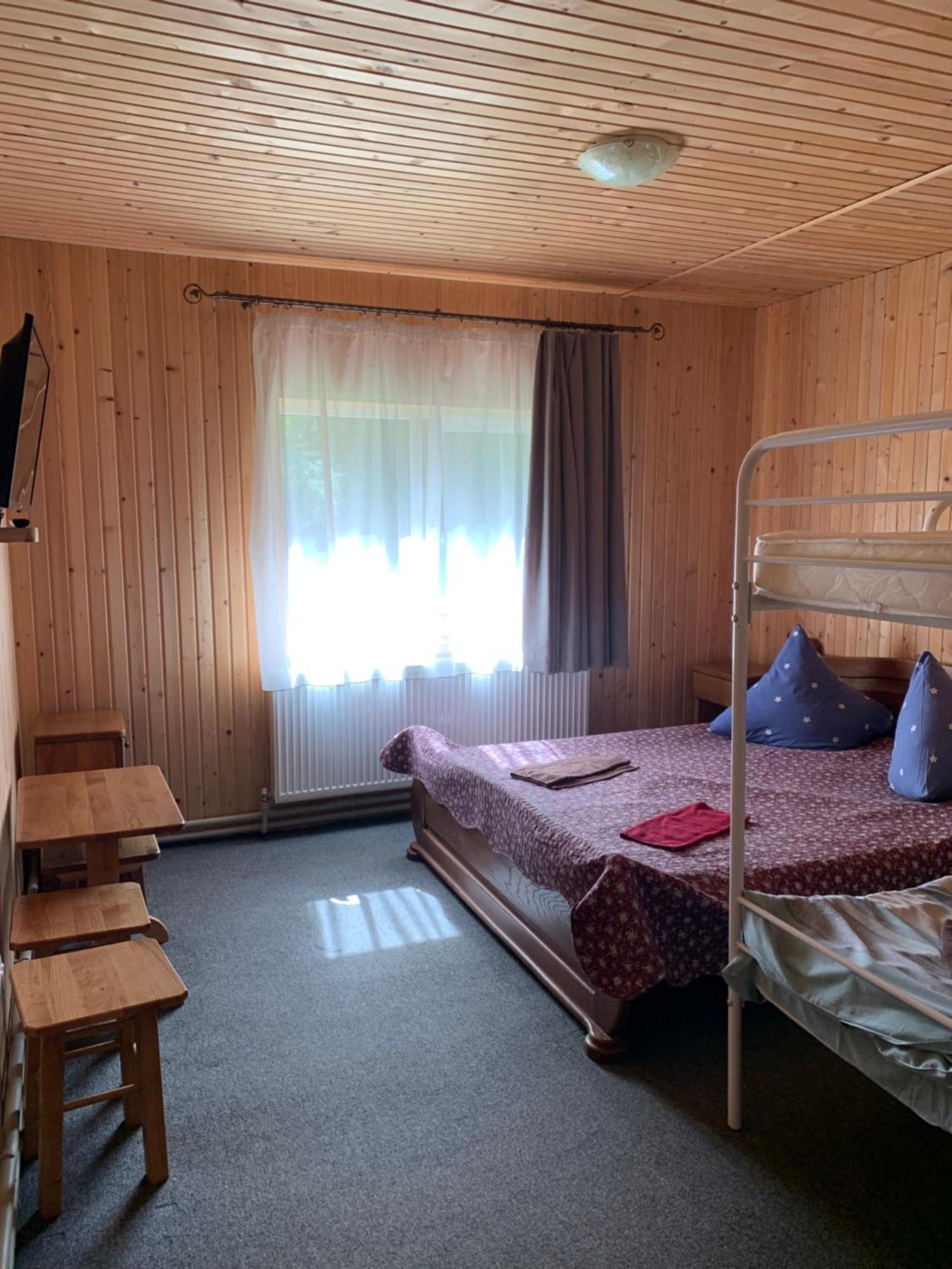 Hotel Novoe Shale Yablunytsya Exterior foto