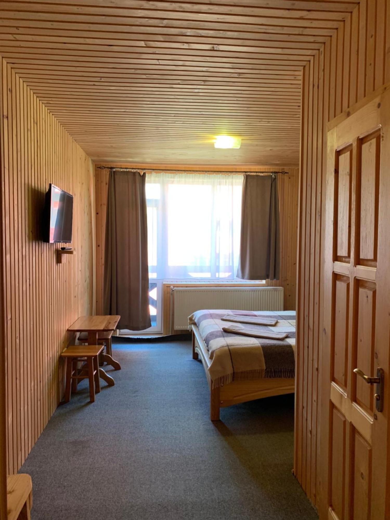 Hotel Novoe Shale Yablunytsya Exterior foto