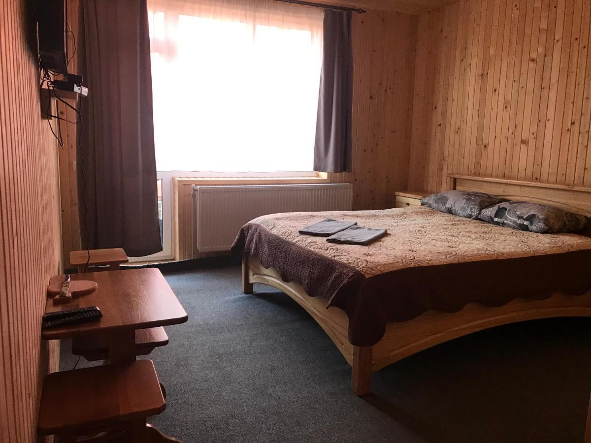 Hotel Novoe Shale Yablunytsya Exterior foto